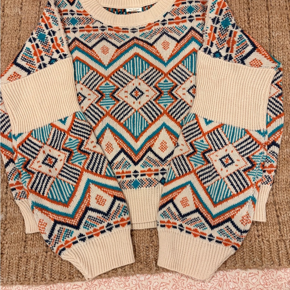 En Crème Aztec print sweater size L